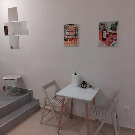 Urban Deluxe Apartment *